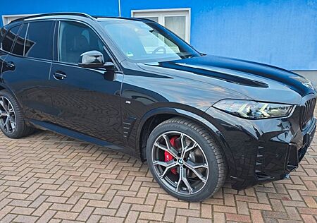 BMW X5 30 d xDrive M Sport NEUWERTIG + Voll !!!