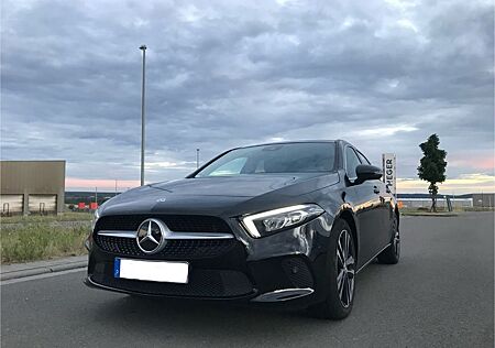 Mercedes-Benz A 180 - 1. Hand, Pano, zusätzl. WR