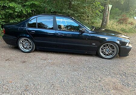 BMW 525d 5er E39 Individual Zimt M-Paket