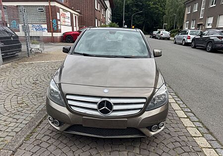 Mercedes-Benz B 180 BlueEFFICIENCY/Automatik