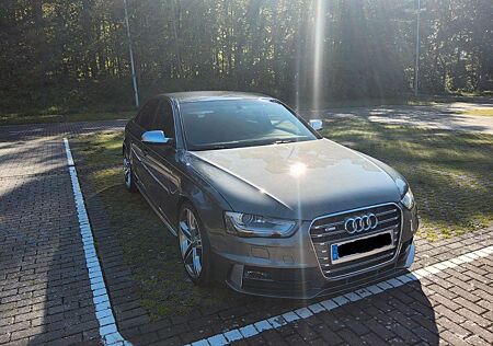 Audi A4 Ambition 1.8 TFSI S line, sehr gepflegt! NAVI