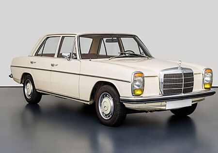Mercedes-Benz 220 W115 220D