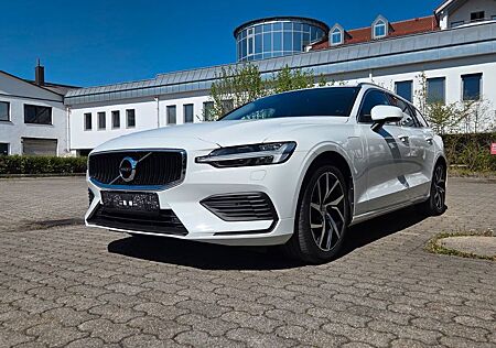 Volvo V60 Kombi Momentum Pro Plug-In Hybrid AWD
