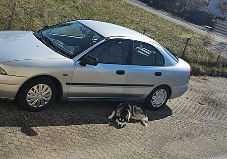 Mitsubishi Carisma 1.6 GLX / KLIMA / STANDHEIZUNG / TÜV NEU