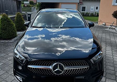 Mercedes-Benz A 220 DCT - AMG line