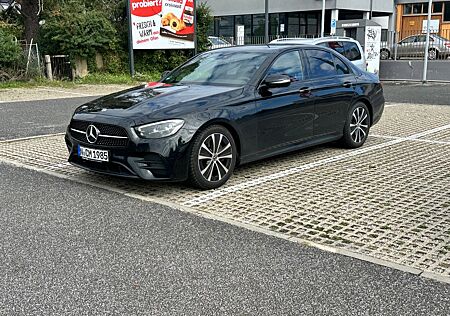 Mercedes-Benz E 220 d Autom. - AMG LINE ElektSTZ, KAM, Tempo