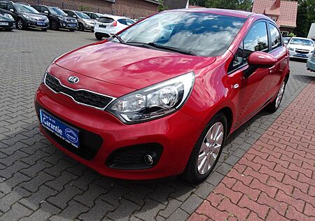 Kia Rio Dream Team NAVI/KAMERA