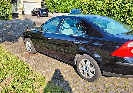 Ford Mondeo 1.8l Ghia mit altergerechten Problemen