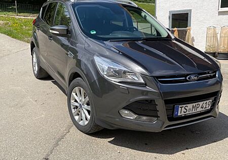 Ford Kuga 2,0 TDCi 4x4 132kW Titanium