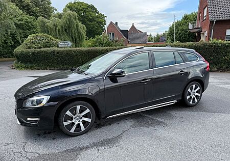 Volvo V60 Kombi Summum AWD
