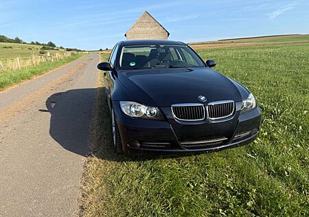 BMW 320i -