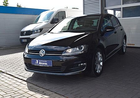 VW Golf Volkswagen VII Lim. Highline BMT/XENON/PANO/1. Hand
