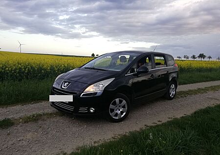 Peugeot 5008 1.6 7 Sitze Garmin Navigation