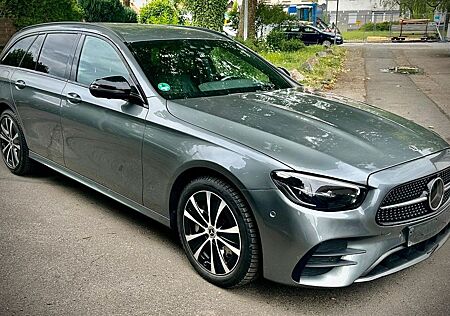 Mercedes-Benz E 300 E -Klasse T-Modell de AMG-Line