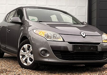 Renault Megane III Expression~Parksensor vorne/hinten~