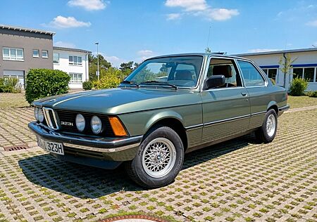 BMW 323i , Orig.Zust. 124Tkm, gegen Höchstgebot