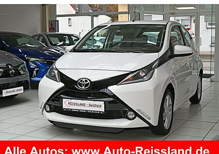 Toyota Aygo (X) -play Team D Inspektion Neu