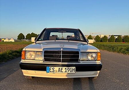 Mercedes-Benz 190 190e 2.0L Benziner