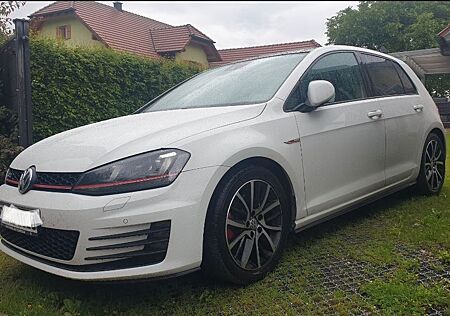VW Golf Volkswagen 2.0 TSI BMT GTI TOP-Zustand !!!