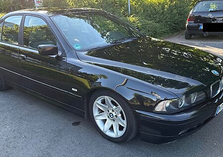 BMW 520i