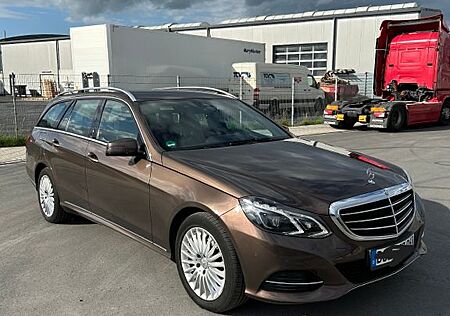 Mercedes-Benz E 200 BlueTEC T ELEGANCE *LED*Navi*AHK