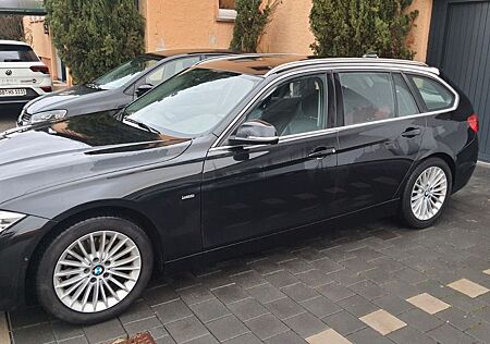 BMW 320d Touring Luxury Line Luxury Line