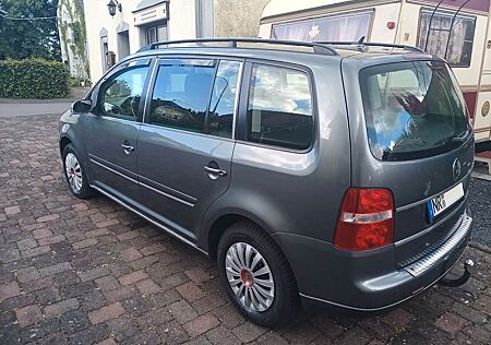 VW Touran Volkswagen 2.0 TDI DSG Trendline Trendline