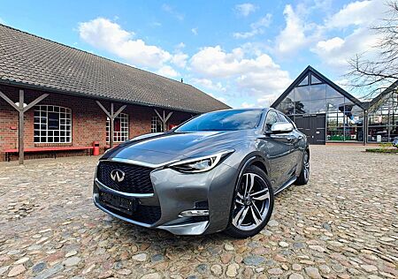Infiniti Q30 S Automatik Sportpaket Alcantar