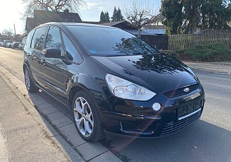 Ford S-Max Titanium