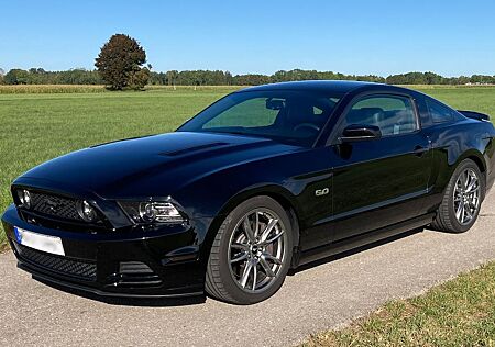 Ford Mustang GT Premium S197