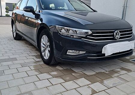 VW Passat Variant Volkswagen 2.0 TDI SCR Business Variant ...