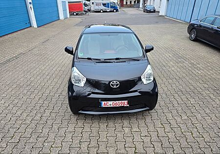 Toyota iQ Basis,Klimatronic,Leder,Navigation