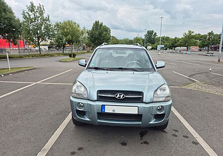 Hyundai Tucson 2.0 GLS 4WD GLS + Klima + Anhängerkupplun