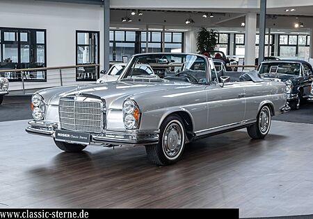 Mercedes-Benz 280 SE 3.5 Cabrio W111 MB-Werksrestaurierung