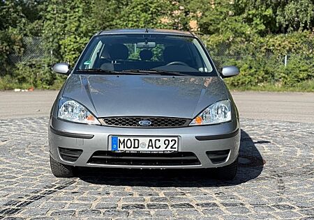 Ford Focus 1.8 116 PS mit Anhängerkupplung und Klima