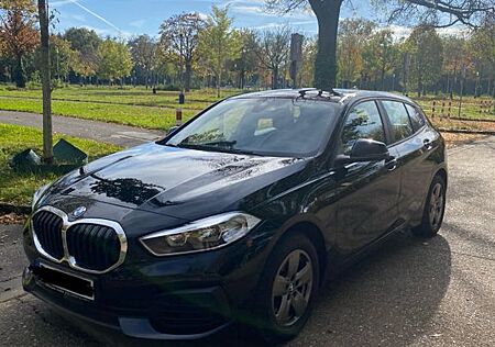 BMW 118i Navi+Caplay+PDC+Kollisionswarner+Tempomat