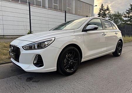 Hyundai i30 Select/1.HAND/SCHECKHEFT/PDC/MFL/TEMP