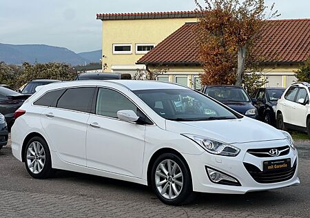 Hyundai i40 cw 5 Star Edition*NAVI*BI-XENON*1HAND*R-CAM