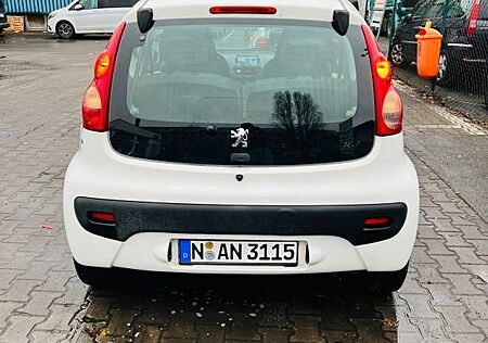 Peugeot 107 Petit Filou 70 Petit Filou