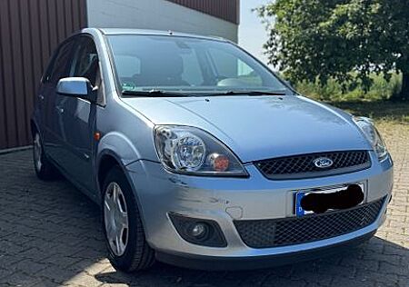 Ford Fiesta 1,6 16V Ghia Autom. Ghia