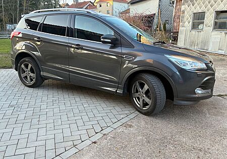Ford Kuga 2,0 TDCi 4x4 132kW Individual AHK Panorama