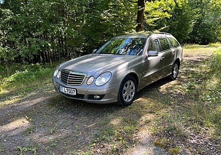 Mercedes-Benz E 220 CDI T /Automatik/ TÜV Neu