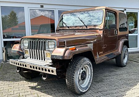 Jeep Wrangler 4.2 Laredo 4x4 | Automatik, Hard-Top!