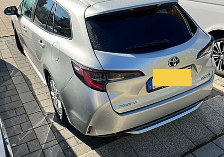Toyota Corolla gebraucht kaufen Toyota Corolla 2,0 Hybrid Team Deutsch Touring Spor...