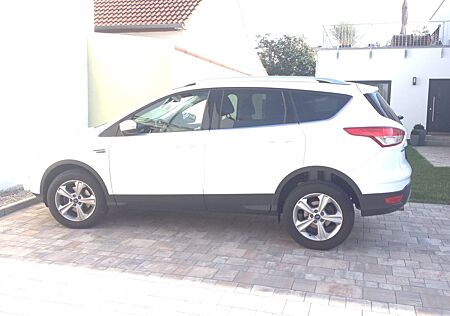 Ford Kuga 1,6 EcoBoost 2x4 110kW SYNC Edition SYN...