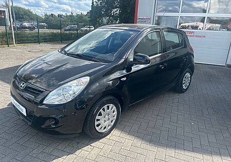 Hyundai i20 Klima+Ganzjahresreifen