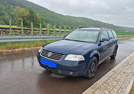 VW Passat Volkswagen 1.6 Family Family