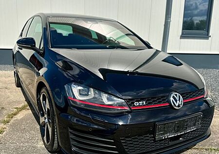 VW Golf Volkswagen GTI Performance DSG BMT Dynaudio 2 te Han