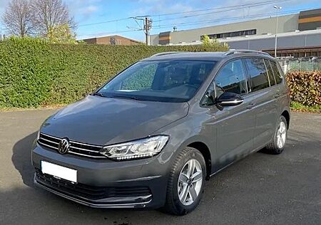 VW Touran Volkswagen Active 2.0 TDI SCR DSG AHK ACC PDC Navi
