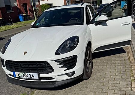 Porsche Macan S - APPROVED - Panorama
